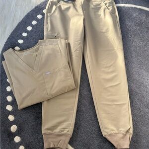 Figs woman’s Beige Jogger set